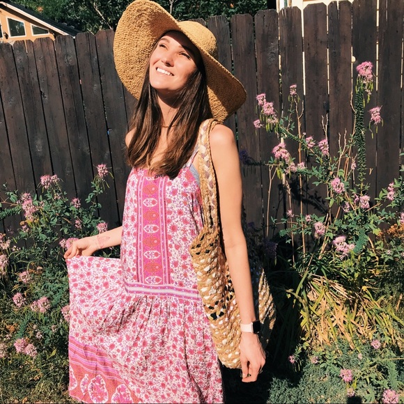 ☆ Welcome to my closet! ☆ - Picture 3 of 6